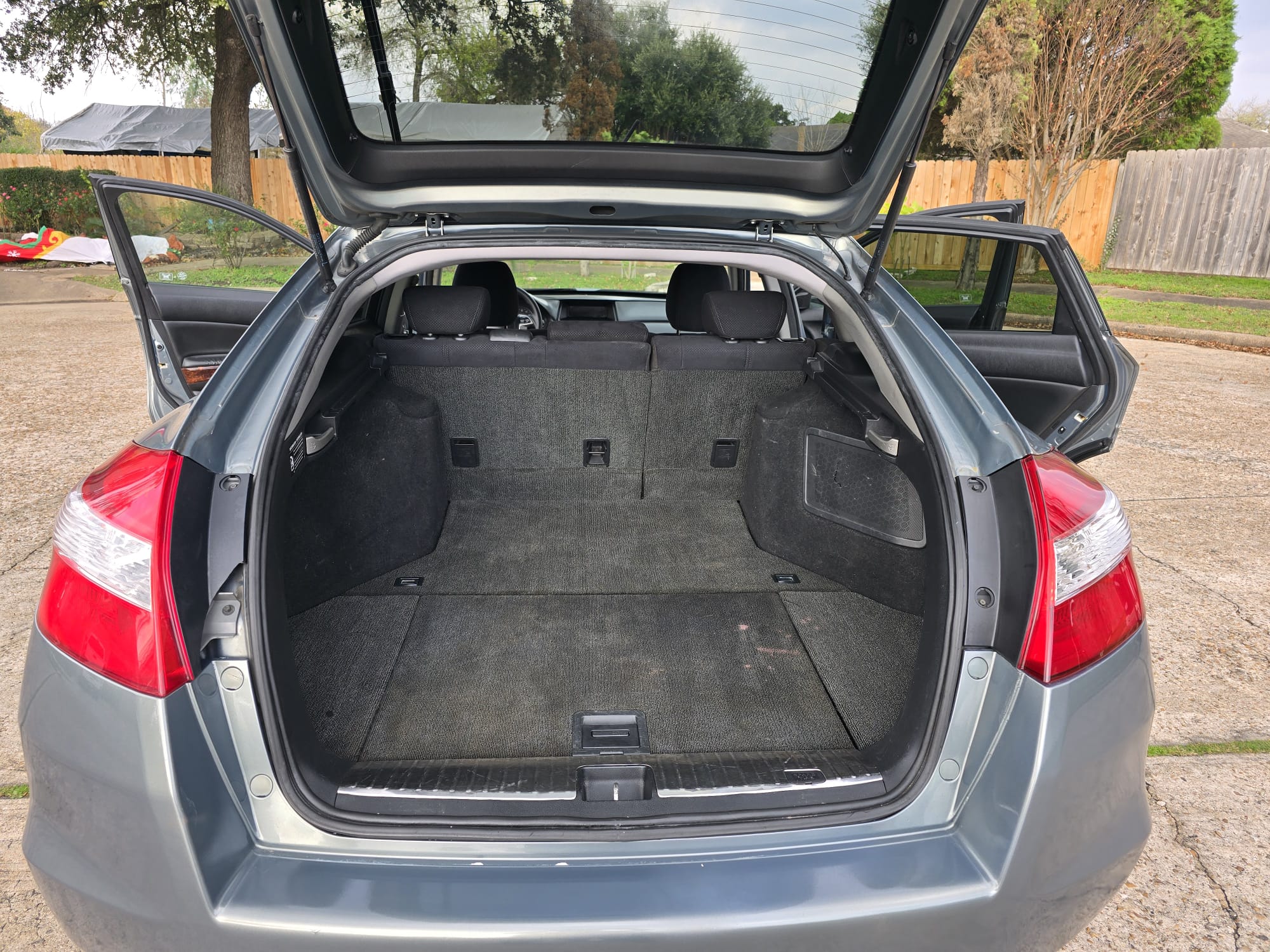 2010 Honda Crosstour – Versatile Crossover with 160K Miles | Smooth & Spacious!