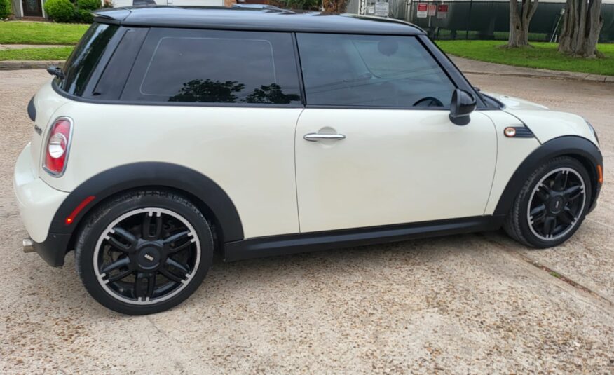 2013 MINI Cooper – Fun & Sporty Hatchback with 70K Miles | Clean & Efficient!